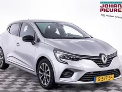 Grijs Gebruikt 2023 Renault Clio V Techno Hatchback | € 20.900 (Goede deal)