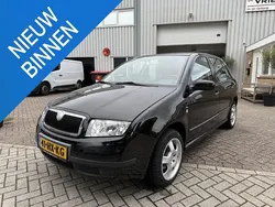 Zwart Gebruikt 2002 Skoda Fabia Comfort Hatchback | € 1.499 (Eerlijke prijs)