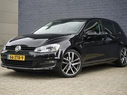 Zwart, metallic lak Gebruikt 2013 VW Golf VII Highline Hatchback | € 9.950 (Iets duurder)