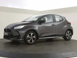 Grijs Gebruikt 2024 Toyota Yaris Edition Hatchback | € 24.400 (Eerlijke prijs)