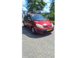 Rood Gebruikt 2004 Renault Scénic II Dynamique MPV | € 1.200 (Goede deal)