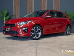 Rood Gebruikt 2019 Kia Ceed Hatchback | € 15.990 (Iets duurder)