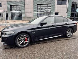 Zwart Gebruikt 2022 BMW 520 Sedan | € 36.500 (Eerlijke prijs)
