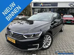 Zwart Gebruikt 2016 VW Passat GTE Sedan | € 16.950 (Eerlijke prijs)
