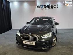 Zwart Gebruikt 2019 BMW 118 Executive Hatchback | € 28.950