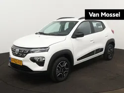 Wit Gebruikt 2022 Dacia Spring Comfort Plus Hatchback | € 11.940 (Eerlijke prijs)