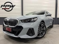 Grijs Gebruikt 2025 BMW 520 M Sport Stationwagen | € 58.850 (Eerlijke prijs)