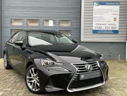 Zwart Gebruikt 2018 Lexus IS300h Business Edition Sedan | € 21.249 (Eerlijke prijs)