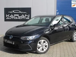 Zwart Gebruikt 2020 VW Golf VIII Life Hatchback | € 18.490 (Eerlijke prijs)