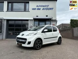 Wit Gebruikt 2010 Peugeot 107 Urban Move Hatchback | € 3.950 (Eerlijke prijs)