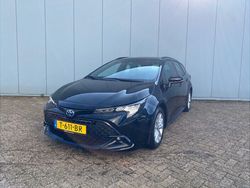Zwart Gebruikt 2023 Toyota Corolla Active Stationwagen | € 28.249 (Iets duurder)