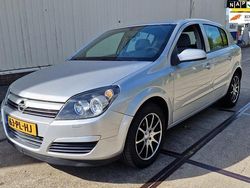 Grijs Gebruikt 2004 Opel Astra Enjoy Hatchback | € 749 (Eerlijke prijs)
