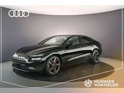 Mythoszwart metallic Nieuw 2025 Audi e-tron Basis SUV | € 85.540 (Iets duurder)