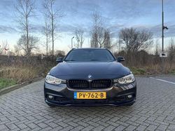 Bruin Gebruikt 2017 BMW 318 Stationwagen | € 14.495 (Goede deal)