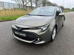 Grijs, metallic lak Gebruikt 2022 Toyota Corolla Hatchback | € 19.249 (Super prijs)