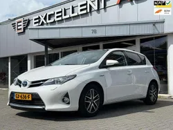 Wit Gebruikt 2015 Toyota Auris Hybrid Hatchback | € 9.450 (Goede deal)