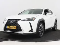 Sonic white metallic (wit metallic) Gebruikt 2023 Lexus UX 300e Business Edition SUV | € 39.950