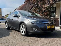 Grijs Gebruikt 2010 Opel Astra Sport Hatchback | € 5.850 (Eerlijke prijs)