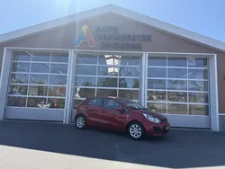 Rood Gebruikt 2014 Kia Rio Hatchback | € 7.245 (Iets duurder)
