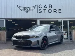 Grijs Gebruikt 2022 BMW 330e M Sport Stationwagen | € 41.950 (Iets duurder)