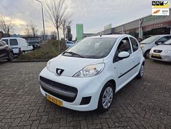 Wit Gebruikt 2010 Peugeot 107 Urban Move Hatchback | € 2.450 (Eerlijke prijs)