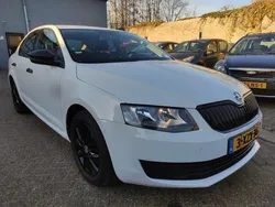 Wit Gebruikt 2013 Skoda Octavia Active Hatchback | € 6.999 (Eerlijke prijs)