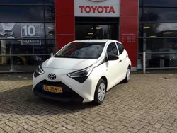 Wit Gebruikt 2019 Toyota Aygo Hatchback | € 9.351 (Eerlijke prijs)