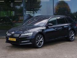 Zwart Gebruikt 2022 Skoda Superb SportLine Stationwagen | € 29.900 (Eerlijke prijs)