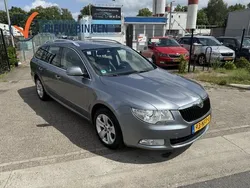 Grijs Gebruikt 2010 Skoda Superb Ambition Stationwagen | € 4.690 (Eerlijke prijs)