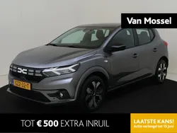 Grijs Gebruikt 2025 Dacia Sandero Expression Hatchback | € 22.935 (Goede deal)