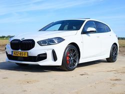 Wit Gebruikt 2023 BMW 120 Hatchback | € 36.950 (Eerlijke prijs)