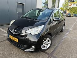 Zwart Gebruikt 2011 Toyota Verso-S MPV | € 5.950 (Eerlijke prijs)