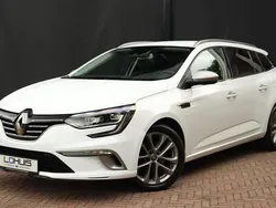 Wit, metallic lak Gebruikt 2017 Renault Mégane GT Line GT-Line Hatchback | € 12.650 (Eerlijke prijs)
