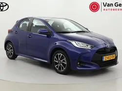 Blauw Gebruikt 2024 Toyota Yaris Hatchback | € 22.499 (Eerlijke prijs)