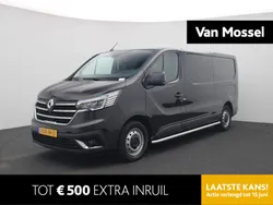 Midnightzwart d68 Gebruikt 2023 Renault Trafic Komfort Van | € 22.430 (Goede deal)