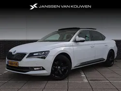 Wit Gebruikt 2020 Skoda Superb Business Line Hatchback | € 24.945 (Eerlijke prijs)