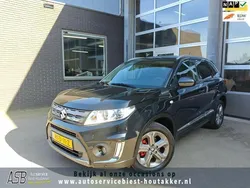 Zwart Gebruikt 2016 Suzuki Vitara Exclusive SUV | € 17.750 (Eerlijke prijs)