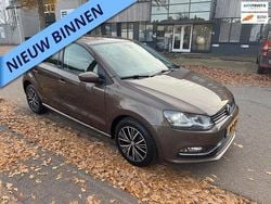 Bruin (metallic) Gebruikt 2016 VW Polo Edition Hatchback | € 8.950 (Goede deal)