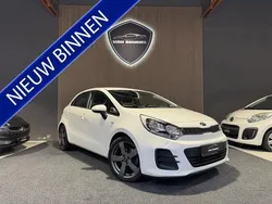 Wit Gebruikt 2017 Kia Rio Hatchback | € 8.950 (Goede deal)