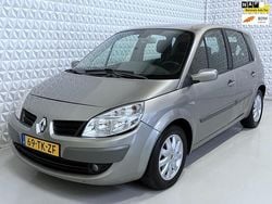 Grijs (metallic) Gebruikt 2006 Renault Scénic II MPV | € 1.499 (Goede deal)
