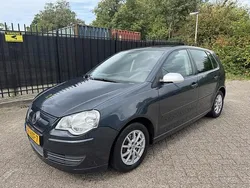 Blauw Gebruikt 2009 VW Polo Comfortline Hatchback | € 1.950 (Goede deal)