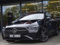 Zwart Gebruikt 2024 Mercedes CLA250e Shooting Brake AMG Stationwagen | € 41.900 (Eerlijke prijs)
