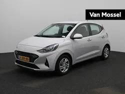 Grijs Gebruikt 2024 Hyundai i10 Premium Hatchback | € 18.240 (Eerlijke prijs)