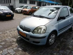 Blauw Gebruikt 2004 Toyota Yaris Hatchback | € 1.295 (Goede deal)