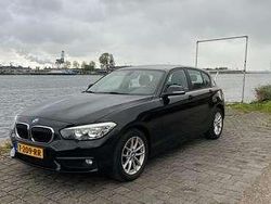 Zwart Gebruikt 2016 BMW 118 Hatchback | € 10.499 (Eerlijke prijs)