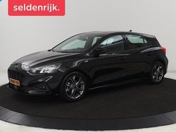 Zwart Gebruikt 2021 Ford Focus ST-Line Hatchback | € 14.700 (Eerlijke prijs)