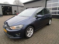 Blauw, metallic lak Gebruikt 2015 VW Golf VII Highline Hatchback | € 6.950 (Super prijs)