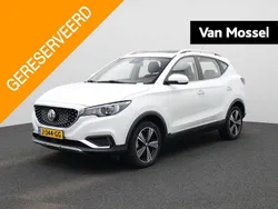 Wit Gebruikt 2020 MG ZS Luxury Sedan | € 14.845 (Eerlijke prijs)