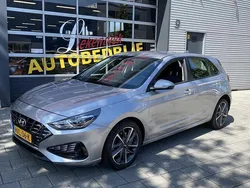 Grijs Gebruikt 2023 Hyundai i30 Trend Hatchback | € 21.950 (Iets duurder)