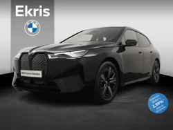 Saphirschwarz metallic (zwart metallic) Gebruikt 2022 BMW iX Executive SUV | € 75.900 (Iets duurder)